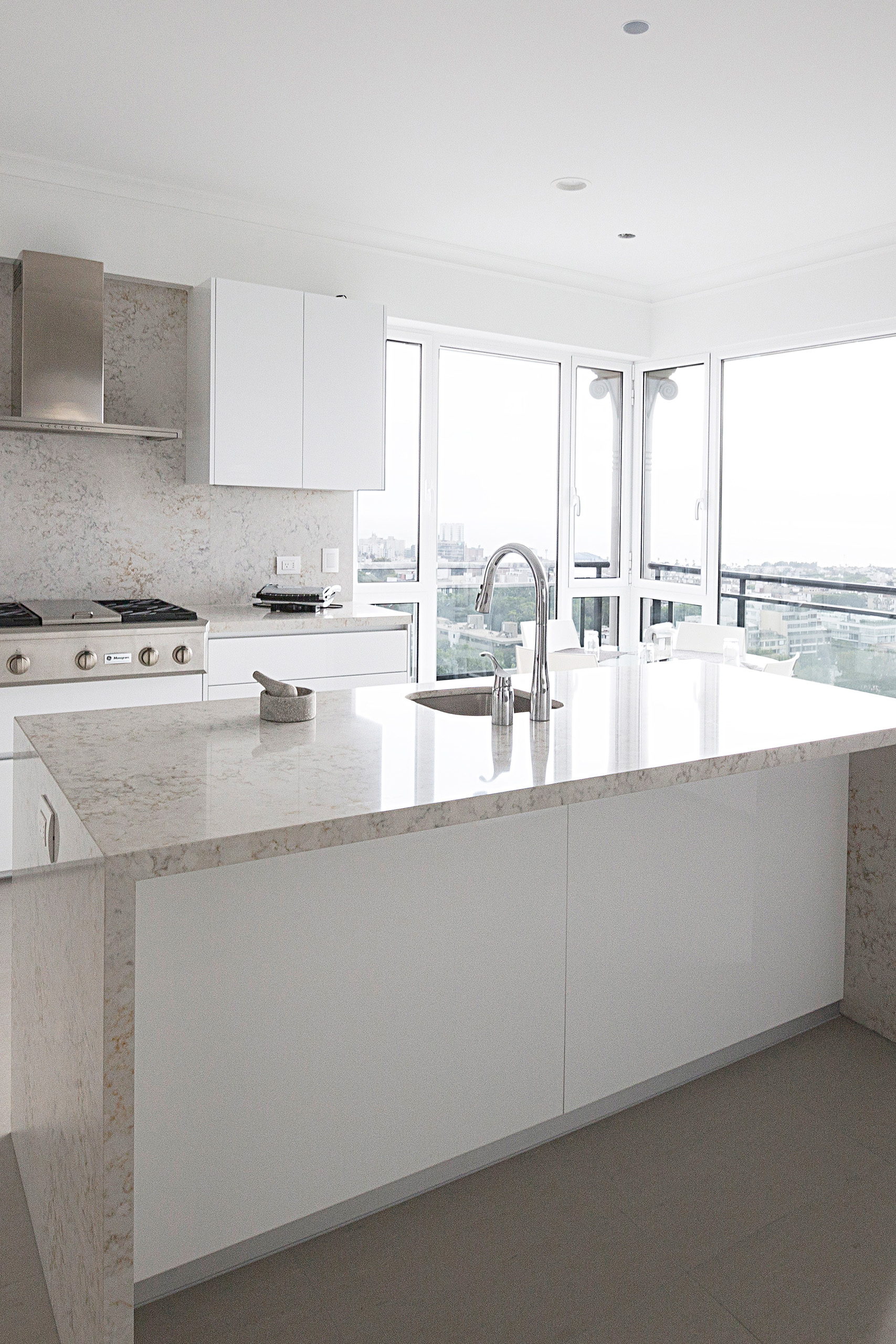 Lovemikra. MK4. Isla