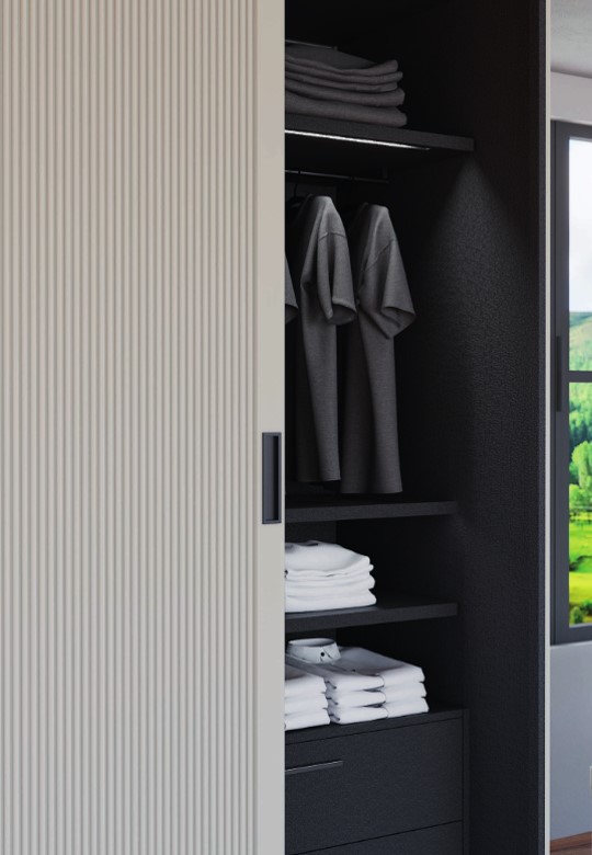 Detalle distribución interior armario de puertas correderas